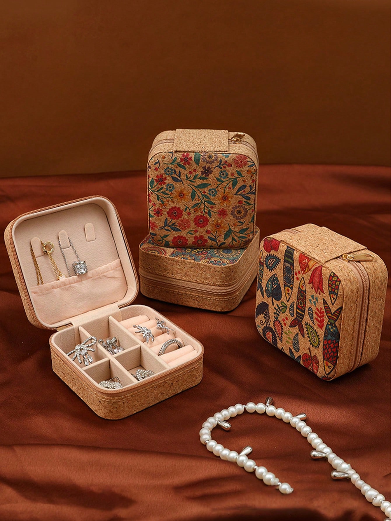 Boîte à bijoux carrée vintage  - Travel Accessories Jewelry avis et prix